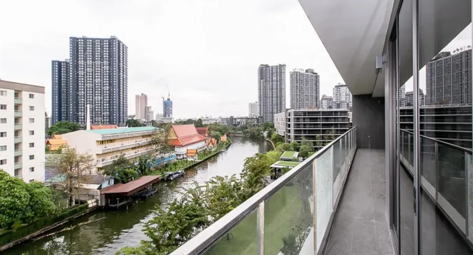 For sale 3 bedrooms condo in Suan Luang, Bangkok