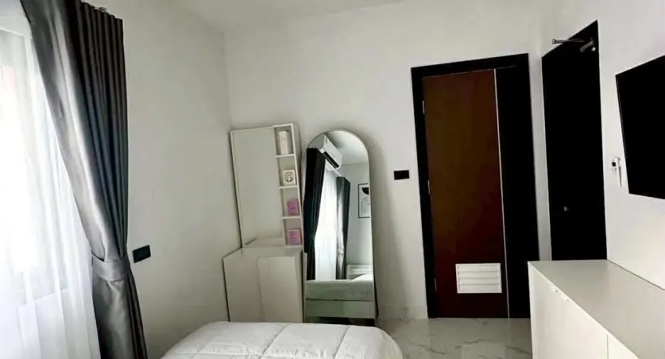 À louer 4 chambres villa à Bang Lamung, Chonburi