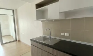 À vendre 1 chambre condo à Chom Thong, Bangkok