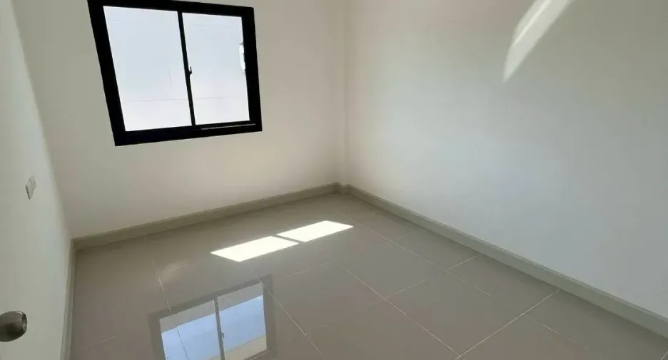 Casa adosada en venta de 3 habitaciones en Bang Lamung, Chonburi