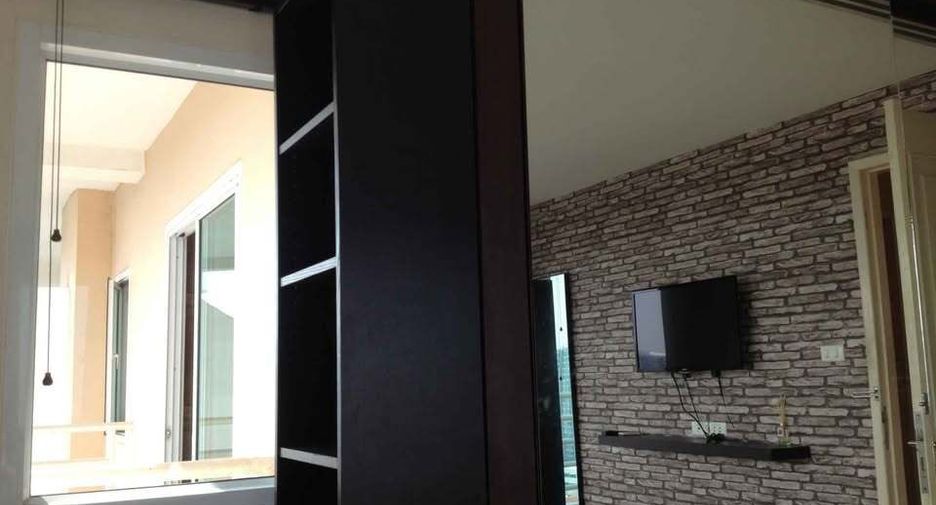 For sale 1 bed condo in Huai Khwang, Bangkok