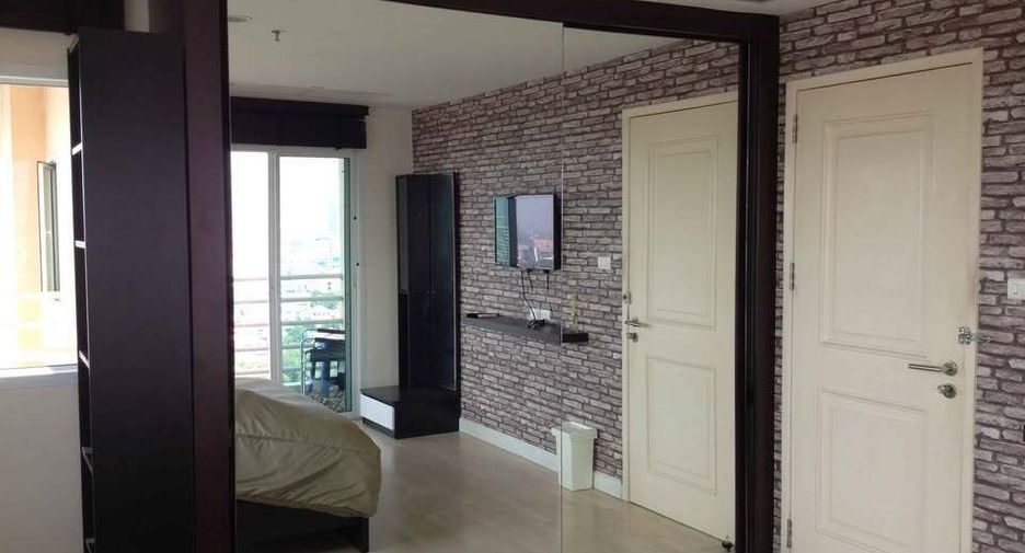 For sale 1 bed condo in Huai Khwang, Bangkok