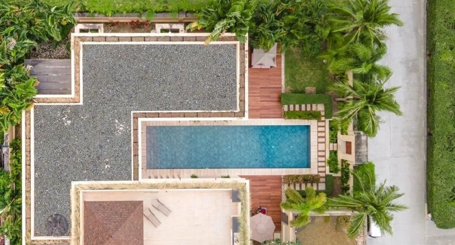 For sale 4 bedrooms villa in Thalang, Phuket