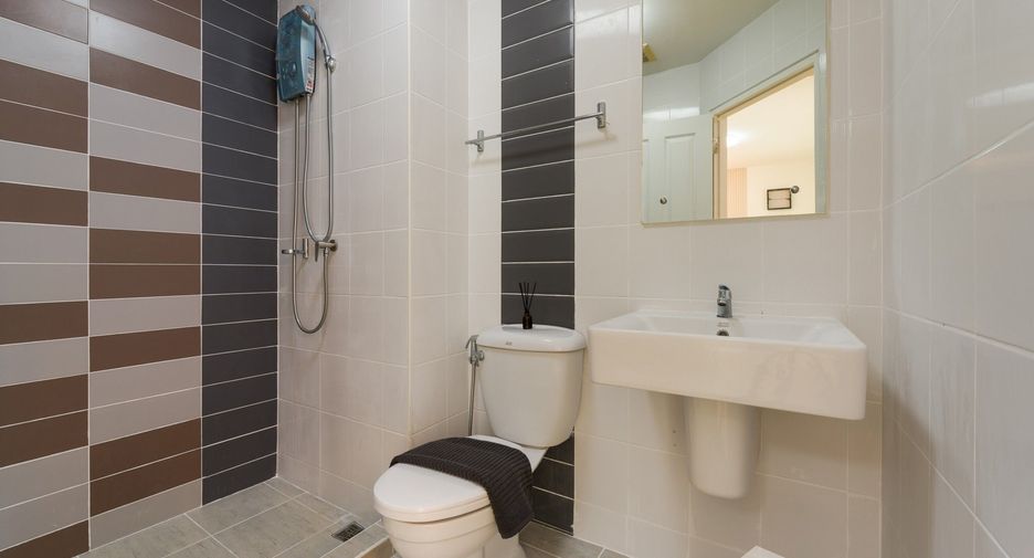 For sale 1 bed condo in Bangkok Noi, Bangkok