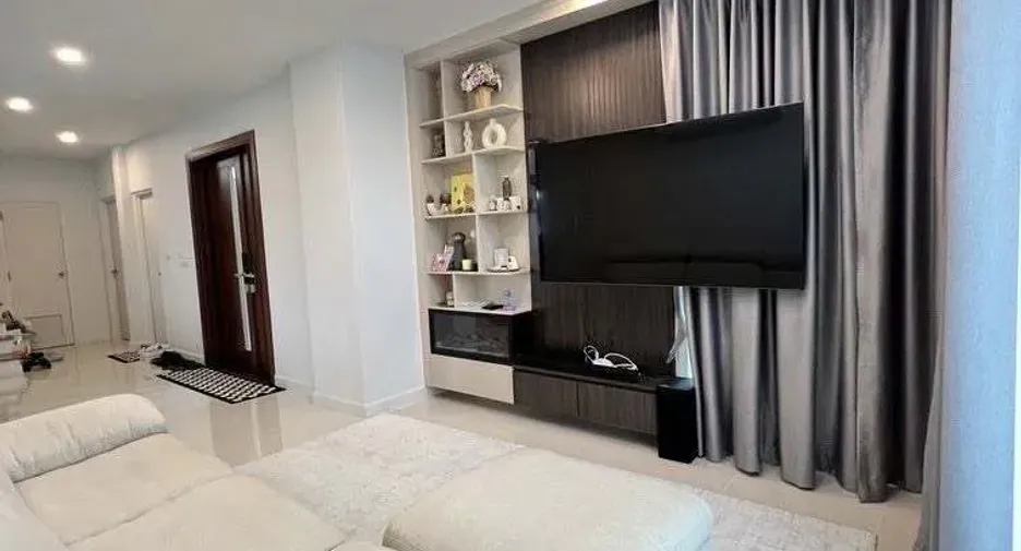 For rent and for sale 4 bedrooms house in Sai Mai, Bangkok