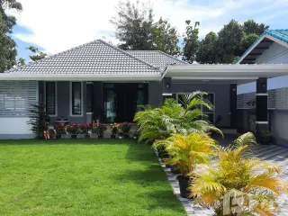 For sale 5 bedrooms house in Mueang Nakhon Ratchasima, Nakhon Ratchasima