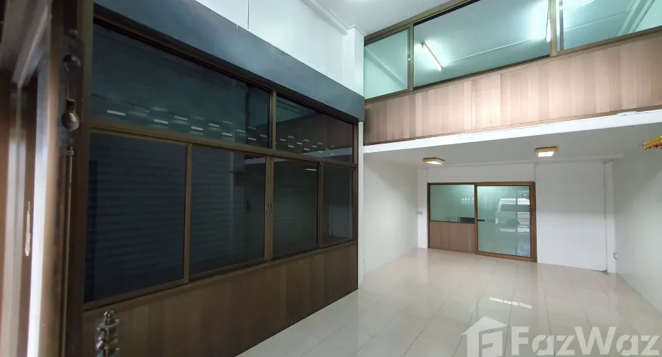 For sale そして for rent 3 ベッドルーム office in Min Buri, Bangkok