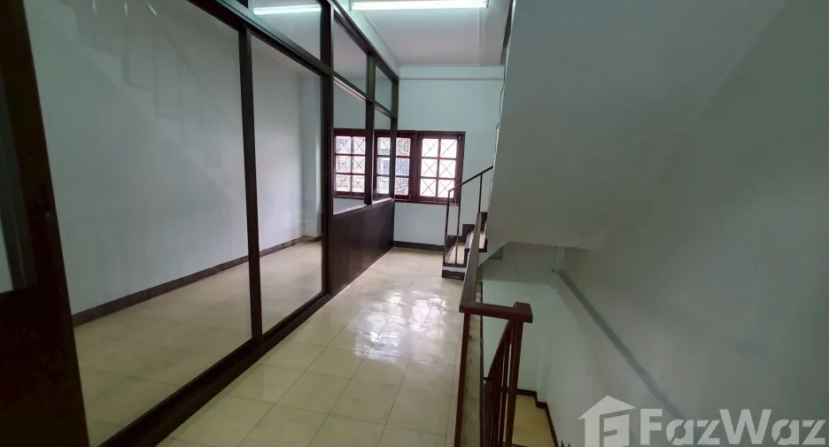 For sale そして for rent 3 ベッドルーム office in Min Buri, Bangkok
