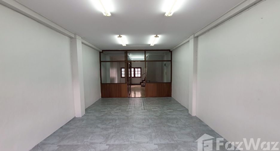 For sale そして for rent 3 ベッドルーム office in Min Buri, Bangkok
