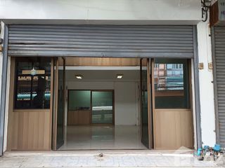 Oficina en venta y en alquiler de 3 habitaciones en Min Buri, Bangkok
