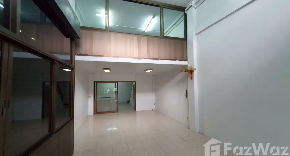 For sale そして for rent 3 ベッドルーム office in Min Buri, Bangkok