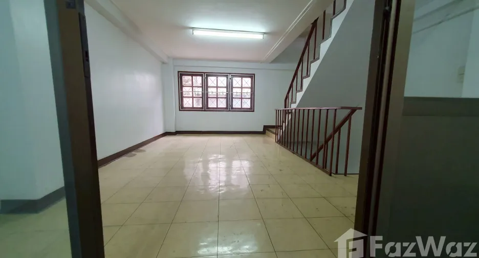 For sale そして for rent 3 ベッドルーム office in Min Buri, Bangkok
