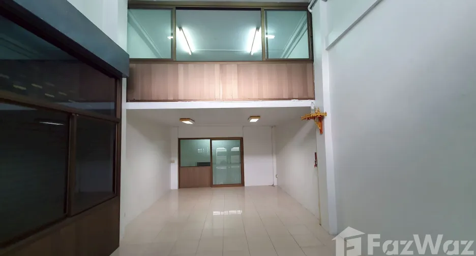 For sale そして for rent 3 ベッドルーム office in Min Buri, Bangkok