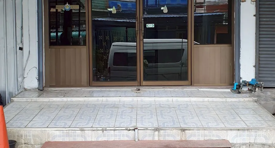 For sale そして for rent 3 ベッドルーム office in Min Buri, Bangkok