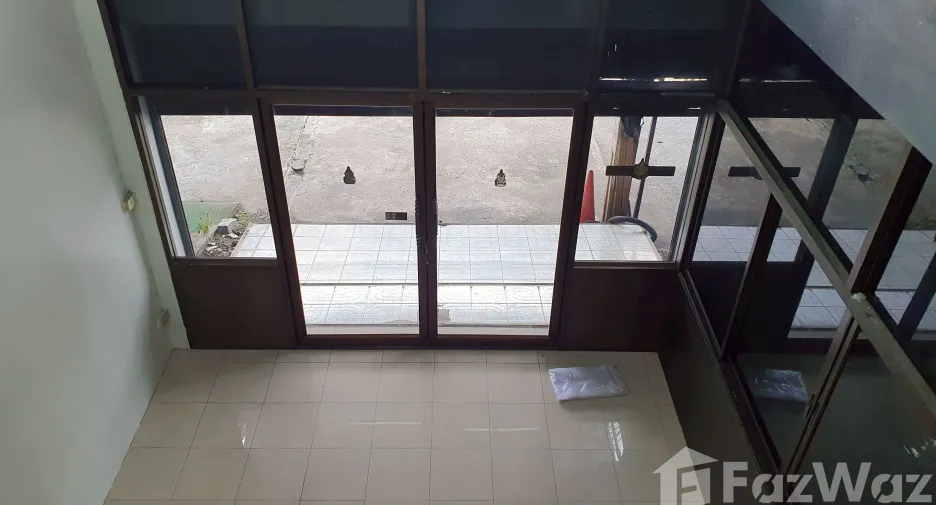 For sale そして for rent 3 ベッドルーム office in Min Buri, Bangkok