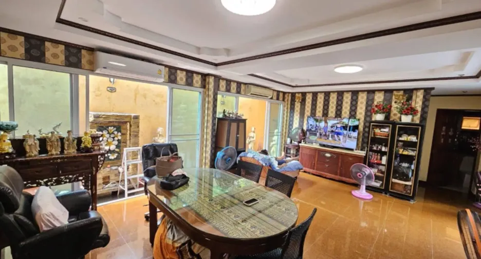For sale 5 bedrooms villa in Bang Lamung, Chonburi