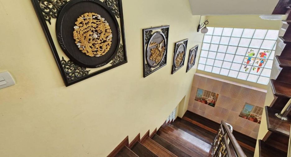 Villa en venta de 5 habitaciones en Bang Lamung, Chonburi