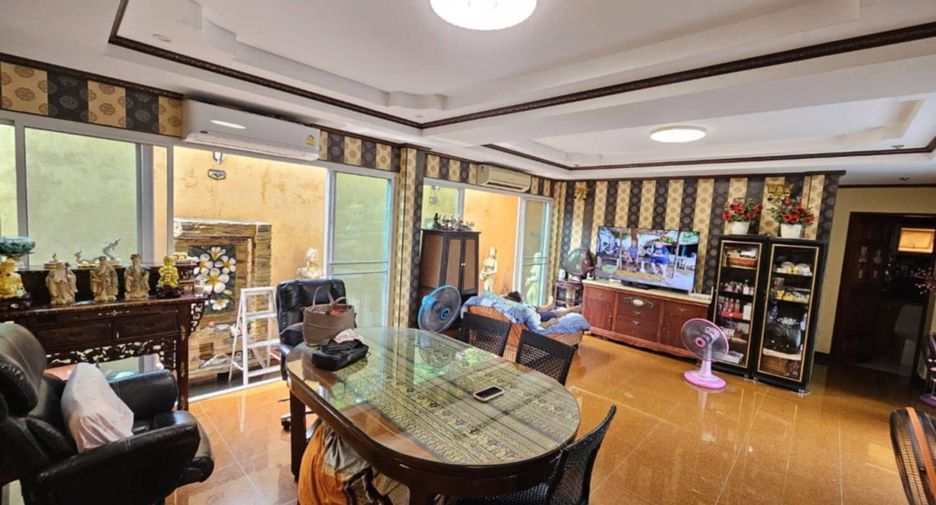 Villa en venta de 5 habitaciones en Bang Lamung, Chonburi