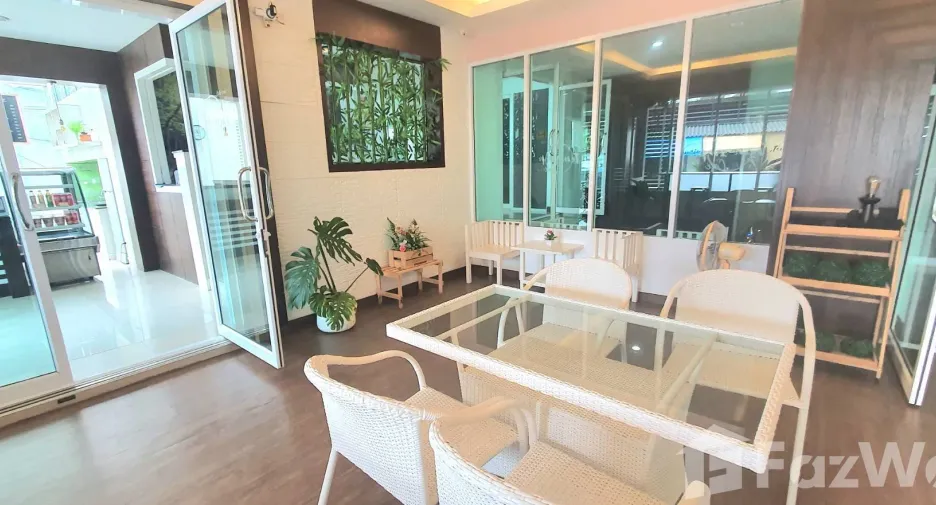 For sale 34 bedrooms hotel in Mueang Surat Thani, Surat Thani