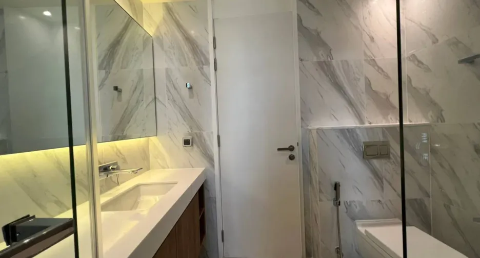 For sale and for rent 2 bedrooms condo in Khlong Toei, Bangkok