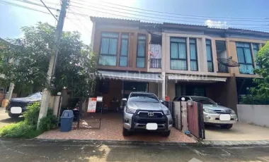 Reihenhaus zum Kauf mit 4 Zimmer in Pak Kret, Nonthaburi
