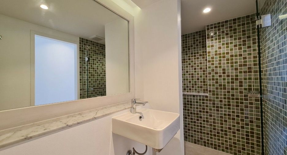For sale 2 bedrooms condo in Cha Am, Phetchaburi