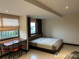 For rent 3 bedrooms condo in Yan Nawa, Bangkok