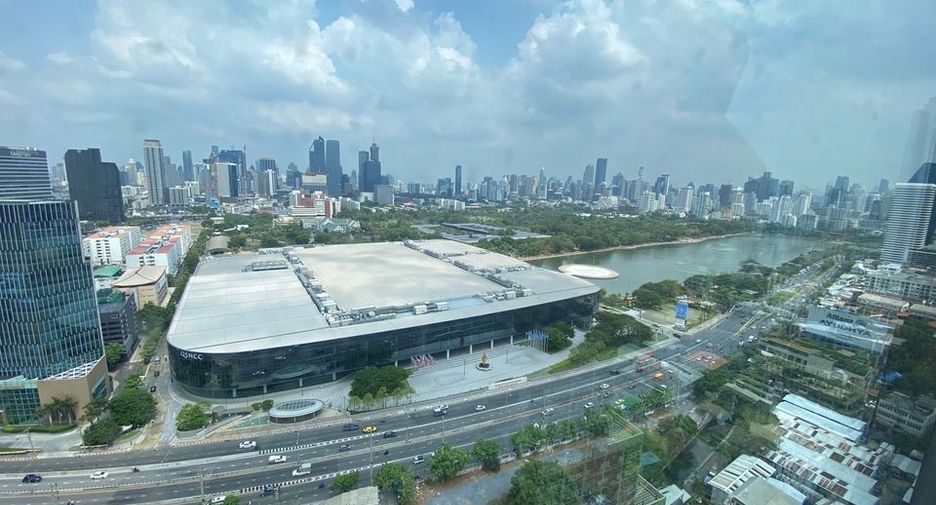 For sale 3 bedrooms condo in Khlong Toei, Bangkok