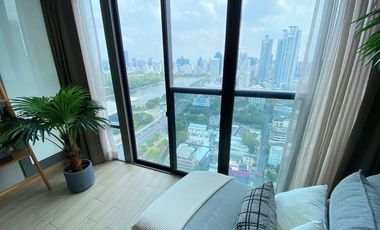For sale 3 bedrooms condo in Khlong Toei, Bangkok