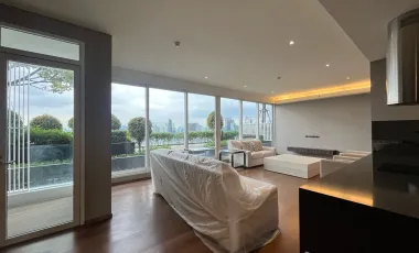 For sale 4 bedrooms condo in Khlong Toei, Bangkok
