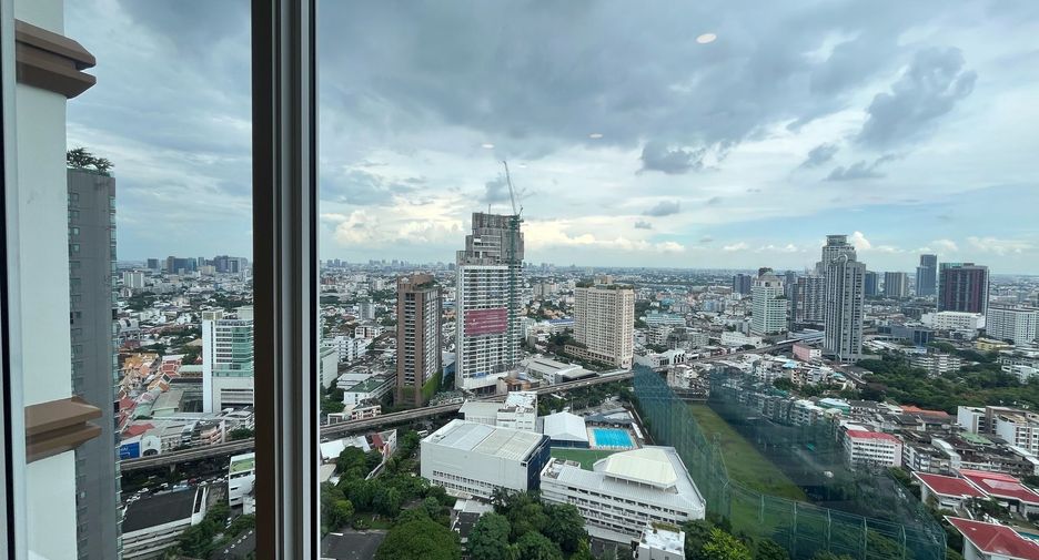 Condo en venta de 4 habitaciones en Khlong Toei, Bangkok