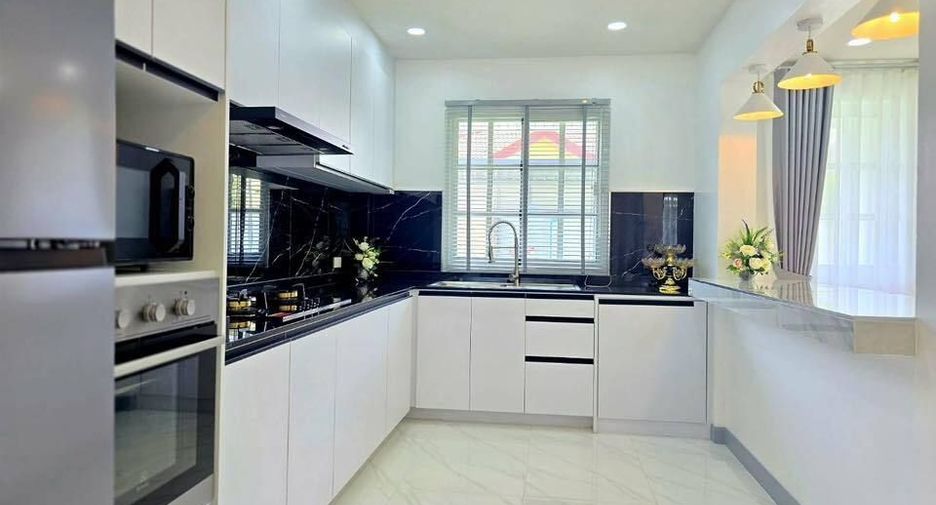 For sale 6 bedrooms villa in Bang Lamung, Chonburi