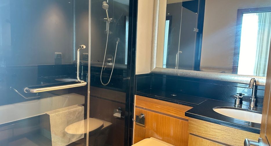 For sale 2 bedrooms condo in Sathon, Bangkok