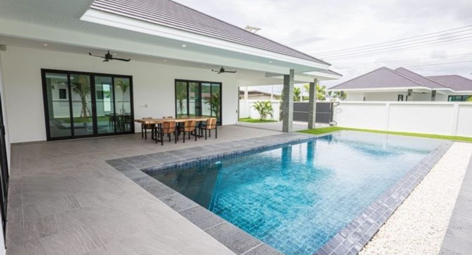 For sale 4 bedrooms villa in Hua Hin, Prachuap Khiri Khan