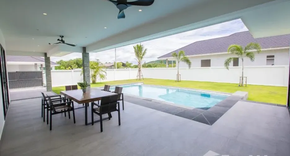For sale 4 bedrooms villa in Hua Hin, Prachuap Khiri Khan