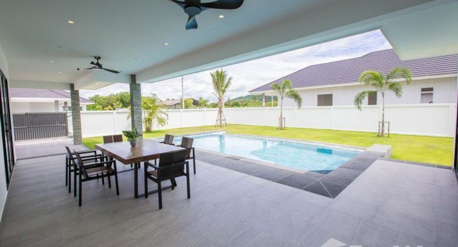 For sale 4 bedrooms villa in Hua Hin, Prachuap Khiri Khan