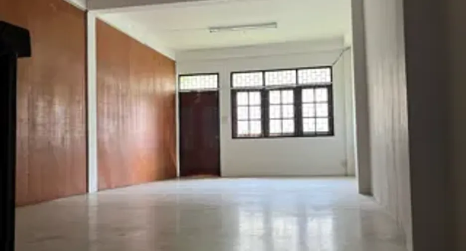 For sale 7 bedrooms townhouse in Warin Chamrap, Ubon Ratchathani