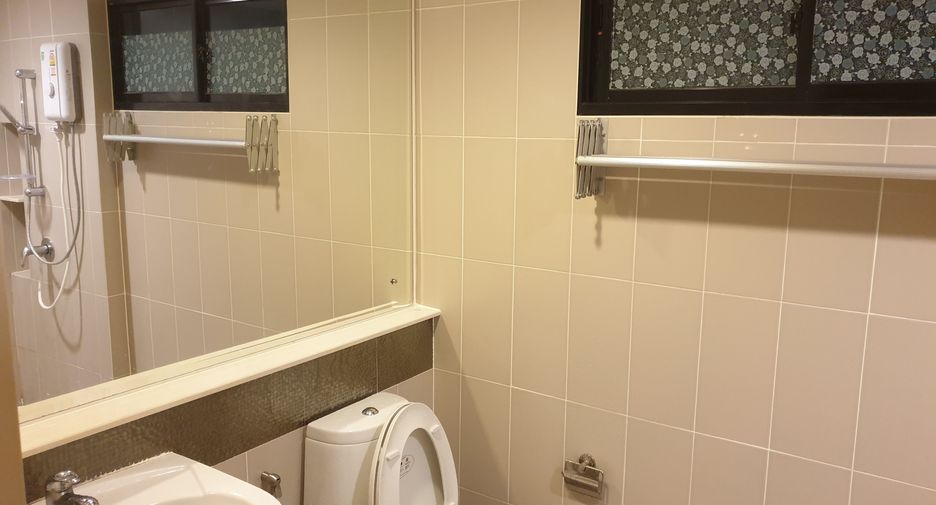 For rent and for sale 3 bedrooms townhouse in Mueang Nonthaburi, Nonthaburi