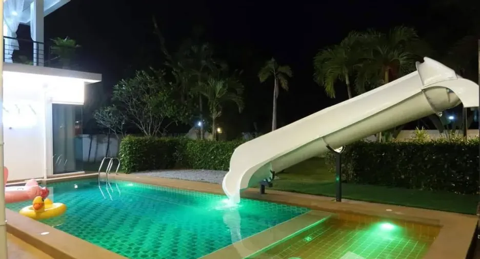 Villa zum Kauf und zur Miete mit 4 Zimmer in Bang Lamung, Chonburi