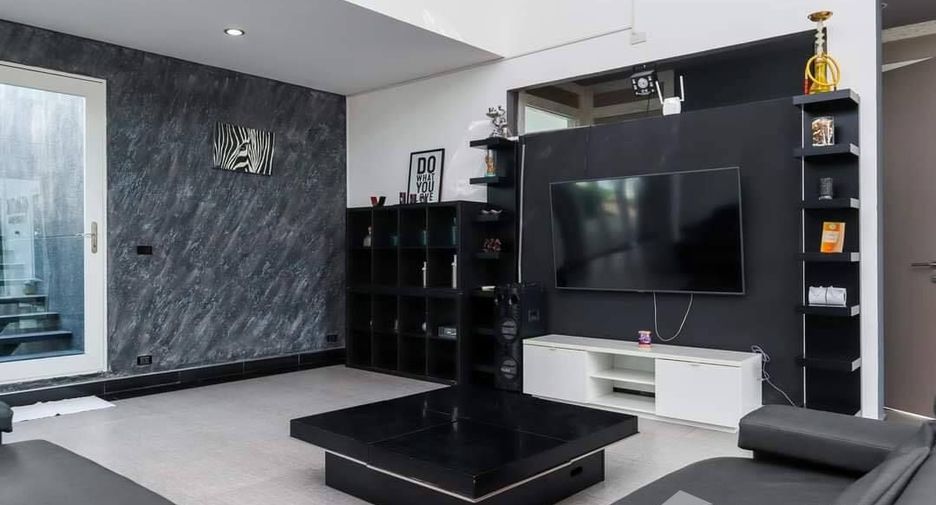 Villa zum Kauf und zur Miete mit 4 Zimmer in Bang Lamung, Chonburi