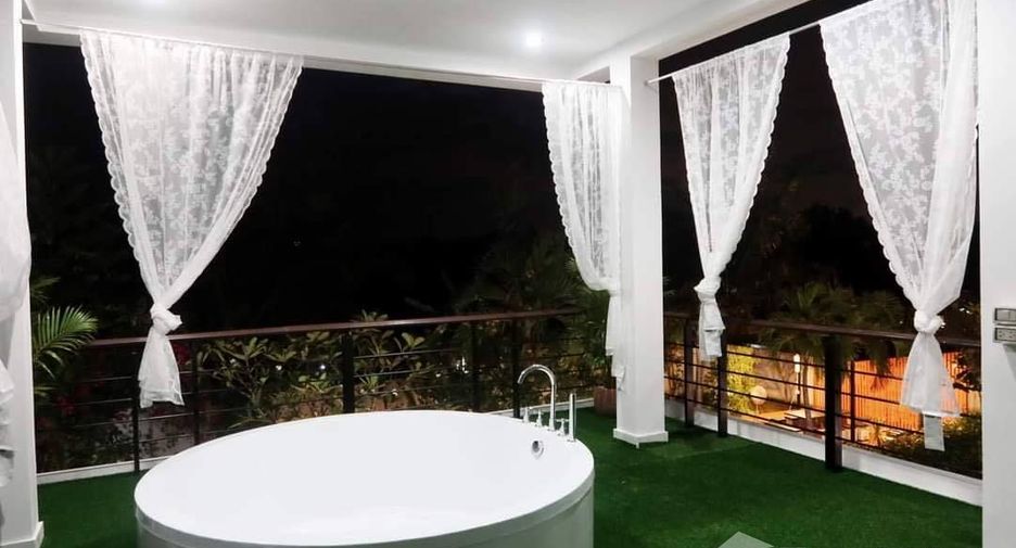 À vendre et à louer 4 chambres villa à Huay Yai, Pattaya