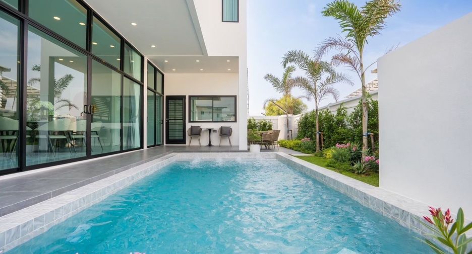 For sale 4 bedrooms villa in Huay Yai, Pattaya