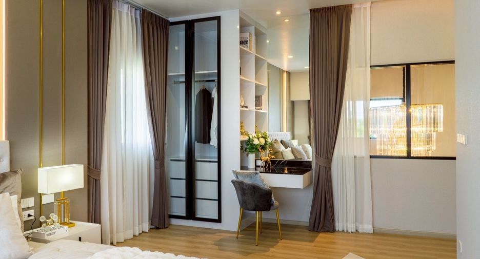 For sale 4 bedrooms villa in Huay Yai, Pattaya