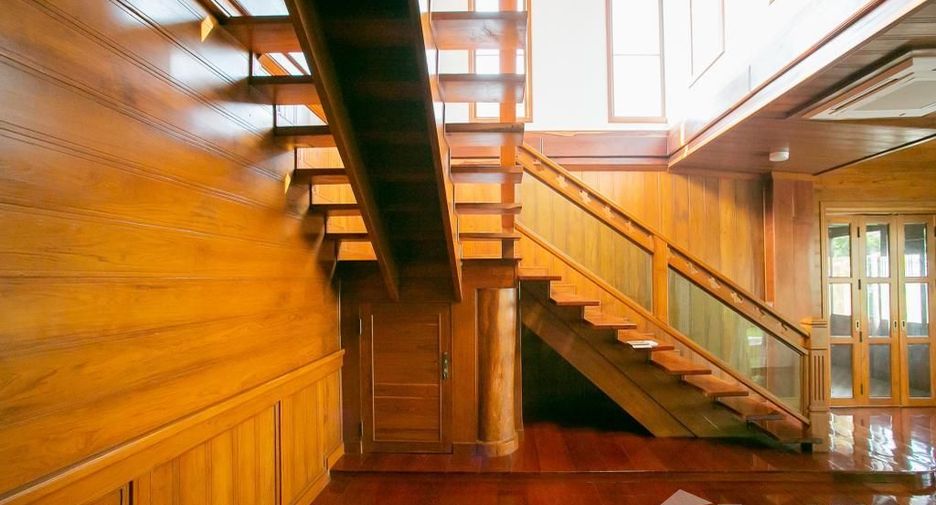 For sale and for rent 3 bedrooms house in Huai Khwang, Bangkok