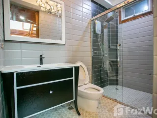 For sale and for rent 3 bedrooms house in Huai Khwang, Bangkok