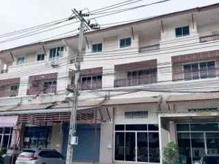 出售 和 出租 3 卧室 联排别墅 在 Bang Phli, Samut Prakan