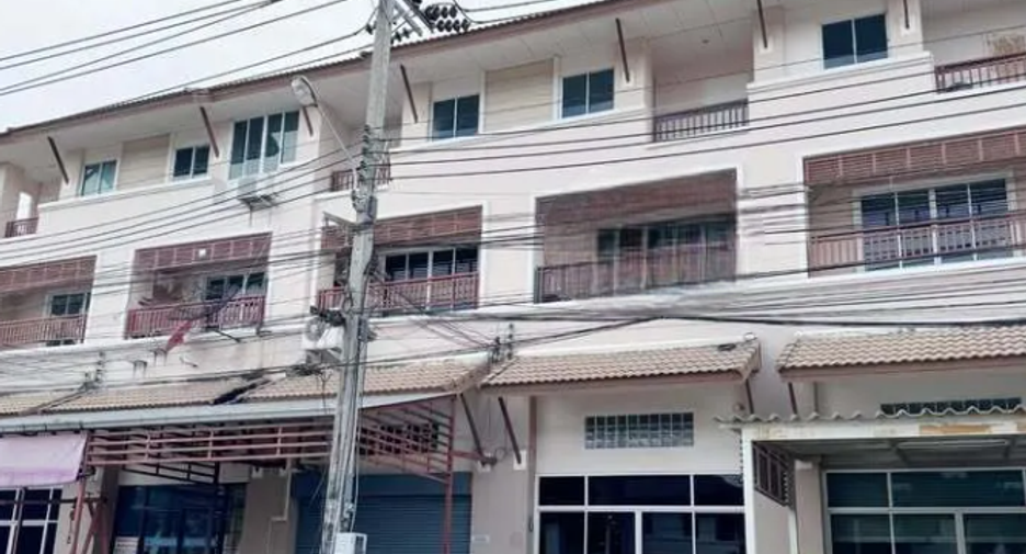 出售 和 出租 3 卧室 联排别墅 在 Bang Phli, Samut Prakan