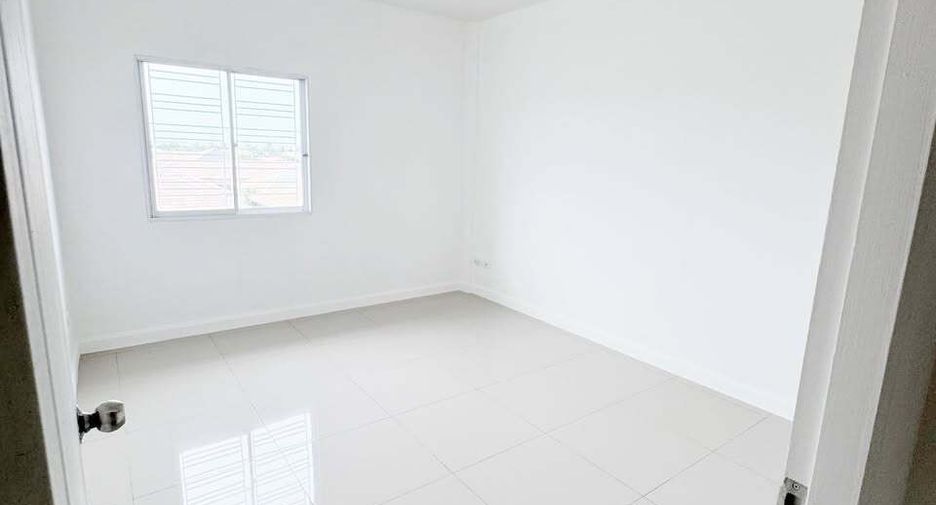 出售 和 出租 3 卧室 联排别墅 在 Bang Phli, Samut Prakan