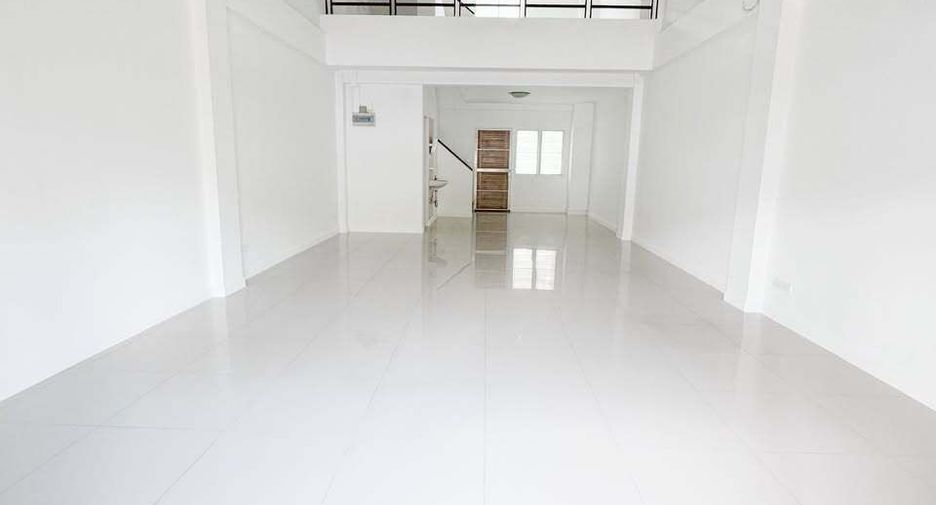 出售 和 出租 3 卧室 联排别墅 在 Bang Phli, Samut Prakan