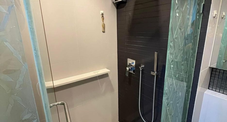 À vendre et à louer 1 chambre condo à Sathon, Bangkok